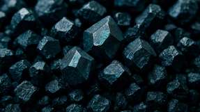 Siliziumkarbid bietet mit seinen Wide‑Bandgap‑Eigenschaften eine leistungsfähige Plattform für photonische Bauelemente und zukünftige Quantensysteme.