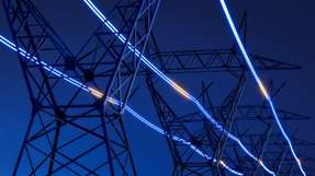 Siprotec V virtualisiert Schutz- und Steuerungsfunktionen und erleichtert so die Anpassung von Umspannwerken.