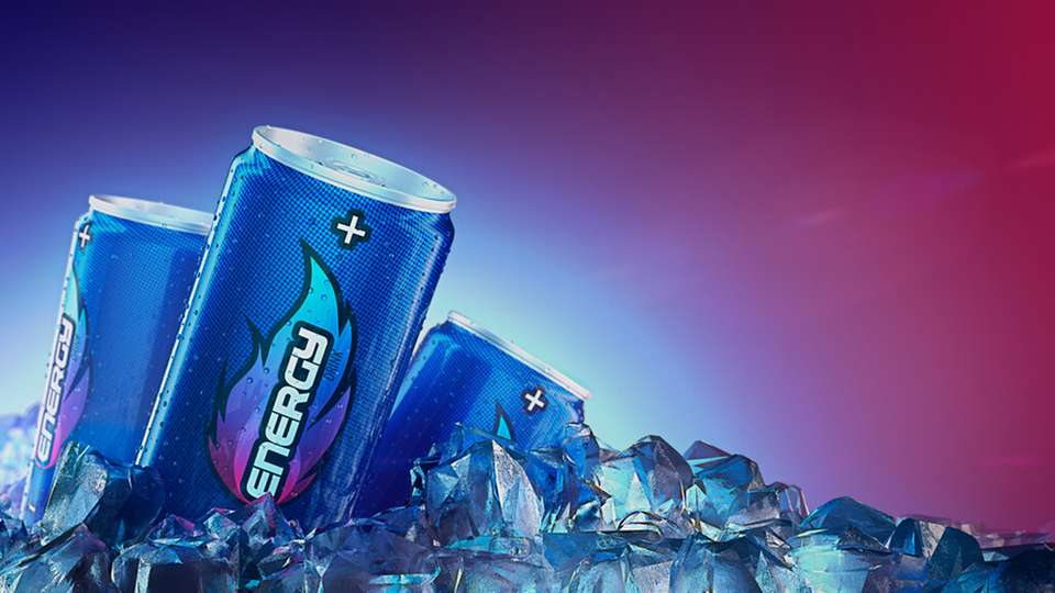 Für das Energy‑Sharing‑Gerät in der Version 3.0 wurde das Kühlsystem neu ausgelegt: Ein extrudierter Lamellenkühlkörper mit seitlichem Luftstrom und Lüfter führt bis zu 200 W Abwärme aus zwei IGBT‑Modulen ab – bei 2 kW Dauerleistung und deutlich kompakterer Bauform.