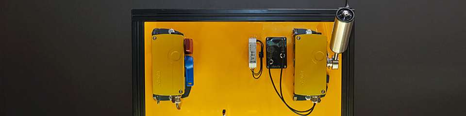 Steute-Produkte für die Fördertechnik an einem Miniatur-Funktionsmodell