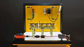 Steute-Produkte für die Fördertechnik an einem Miniatur-Funktionsmodell.