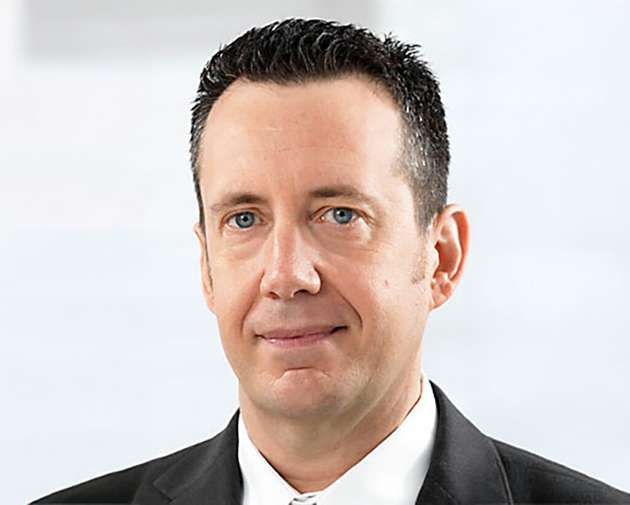 Davide Montaldo, Industry Segment Manager Energy von Harting: Die genannten Themen sind kohärent und zentral für den Wandel des Energiemarktes. Unter dem Motto „Discover future-proof connectivity“ werden wir auf der Hannover Messe auf zentrale Fragestellungen sowie aktuelle Herausforderungen wie Energiemonitoring und Lastmanagement eingehen. Klar ist: Die Zukunft verlangt eine resiliente Energieinfrastruktur, die hohe, immer weiter steigende Leistungsniveaus sowie Datenmengen effizient verwaltet. Eine entsprechend konzipierte Netzinfrastruktur ist essenziell, damit Energie optimal angeschlossen, geregelt und gesteuert werden kann. Unsere Kunden unterstützen wir dabei, optimale Lösungen für eine nachhaltige Elektrifizierung ihrer Anwendungen zu finden.