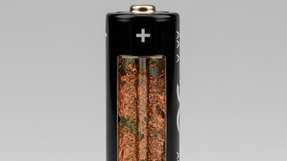 Eisen hat den Vorteil, dass es weltweit reichlich vorhanden ist, theoretisch eine hohe Speicherkapazität aufweist und gut zu recyceln ist.