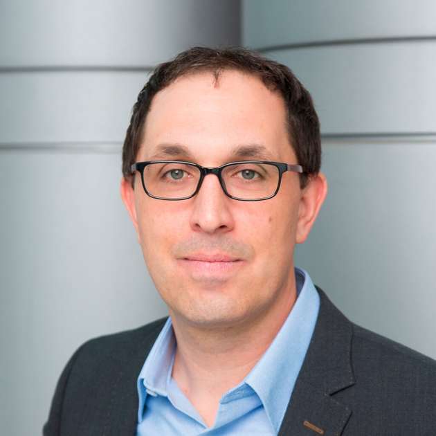 Thomas Rottach, Vertriebs- und Marketingleiter, Siglent: Auf der Embedded World zeigt Siglent ein besonderes Messe-Highlight: Mit der neuen SMM3000X-Serie steigt der Hersteller erstmals in das SMU-Segment ein. Die leistungsfähige Source-Measure-Unit vereint Spannungs- und Stromquelle sowie hochpräzise Messfunktionen in einem Gerät. Die SMU ist ideal für die Charakterisierung moderner Halbleiter, Sensoren und Low-Power-Designs. Mit Messauflösungen bis in den fA- und nV-Bereich, schnellem Puls- und Sweep-Betrieb sowie intuitiver Touch-Bedienung richtet sich die SMM3000X an Entwickler, Forschung und Industrie. Ein echter Blickfang am Siglent-Stand.
Halle 4, Stand 347