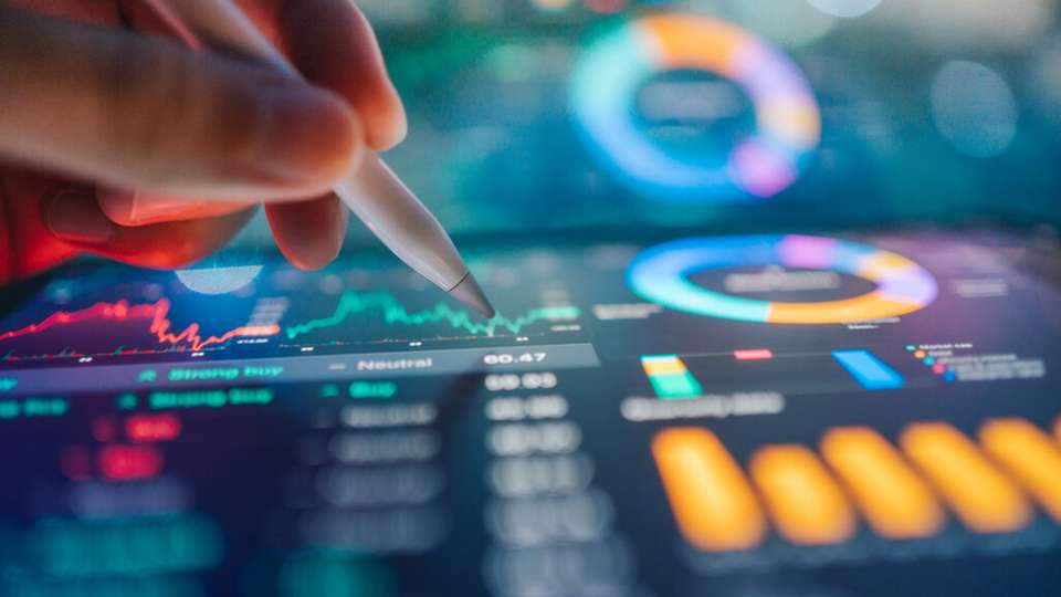 Digitale Unterstützung im Schaltschrankbau durch SelosPLAN, EPLAN-Daten sowie vorkonfigurierte Klemmenleisten.