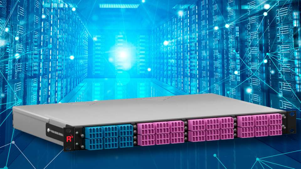 Das PreCONNECT‑SMAP‑G2‑UHD‑19‑Zoll‑System bildet die Basis der umgesetzten passiven IT‑Infrastruktur an zwei Rechenzentrumsstandorten.