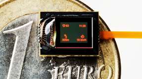 Rotes OLED-Mikrodisplay mit 320x240 Pixeln.