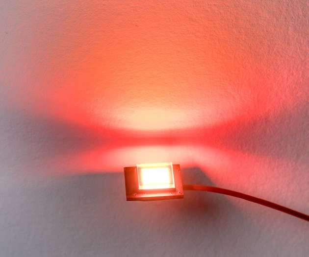 Rotes OLED-Mikrodisplay mit 35.000 cd/m2.