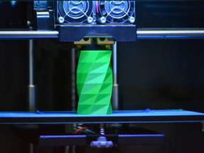 Die meisten dieser Tinten basieren auf fossilen Polymeren; Materialien, die oft weder recycelbar noch biologisch abbaubar sind. Anders verhält es sich mit der neu entwickelten Tinte auf Lignin-Basis.