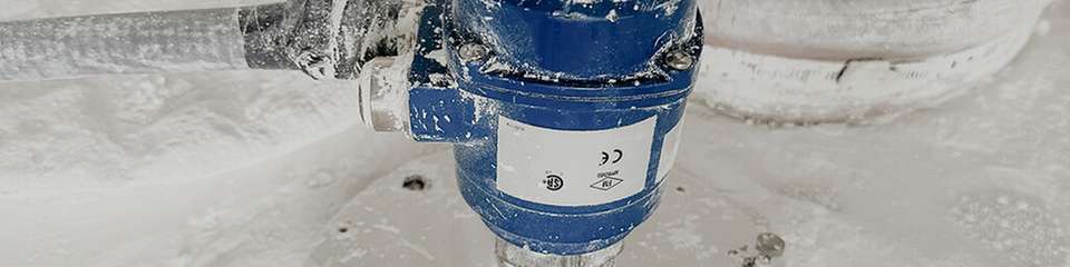 Die Vollmelder Vibranivo VN 4020 und Rotonivo RN 6001 werden vertikal an den Silooberseiten montiert und erfassen so zuverlässig die Grenzstände bei abrasiven Zinkpulver.