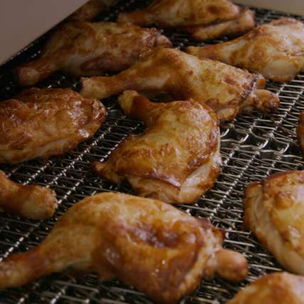 Gea CookStar First im Einsatz bei gebratenem Geflügel.