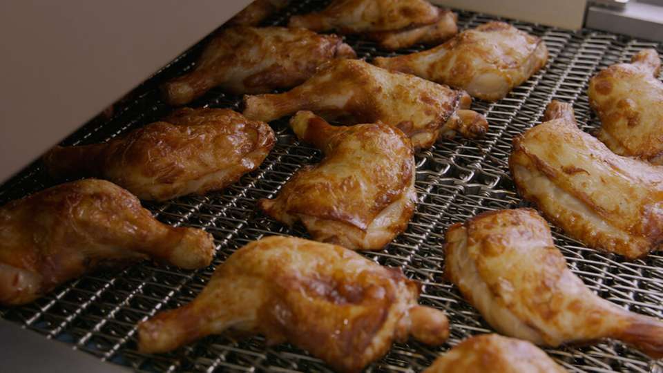 Gea CookStar First im Einsatz bei gebratenem Geflügel.