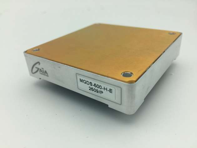Die MGDM-500-Serie umfasst eine Reihe von isolierten Gleichstromwandlern mit 500 W in Militärqualität; er abgebildete MGDM-500/P, beinhaltet eine Parallelschaltoption zur MGDM500-Serie.