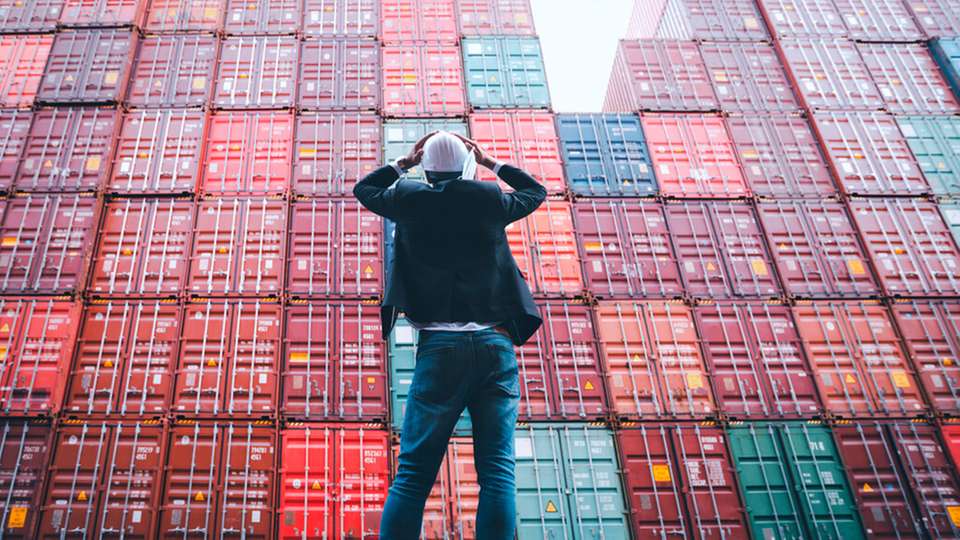 Lieferkettenengpässe führen in Deutschland im Durchschnitt zu 26,3 Tagen Produktionsstopp, in den Niederlanden zu 26,8 Tagen und in Spanien zu 16,7 Tagen.