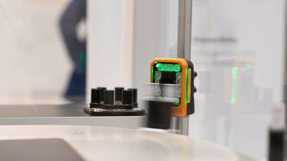 Der Fokus liegt auf adaptiven Transport- und Handlingsprozessen mit Bildverarbeitung und Simulation.