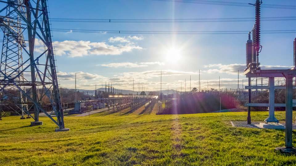 Im Umspannwerk Oberhaid bei Bamberg wurde ein SF6-freier 420-kV-Freiluft-Leistungsschalter in Betrieb genommen.