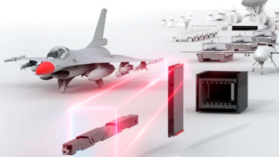 Positive Retraction Card‑Lok löst von der Gehäusewand und ermöglicht die Entnahme der Leiterplatte vor Ort – mit höherer Klemmkraft und verbessertem Wärmemanagement.