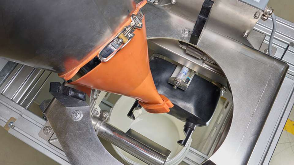 eDos im AZO-Versuchszentrum für Rohstoffhandling und AZO-Technikum.