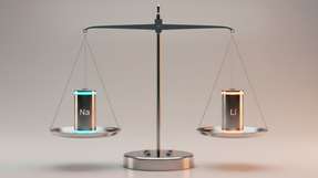 Der Wechsel zu Natrium‑Ionen‑Batterien ist laut Studie kein „Neustart“: Neue Zellkonzepte bauen vielfach auf Design‑ und Produktionswissen aus der Lithium‑Ionen‑Technologie auf – mit Vorteilen für etablierte Akteure und höheren Hürden für Neueinsteiger.