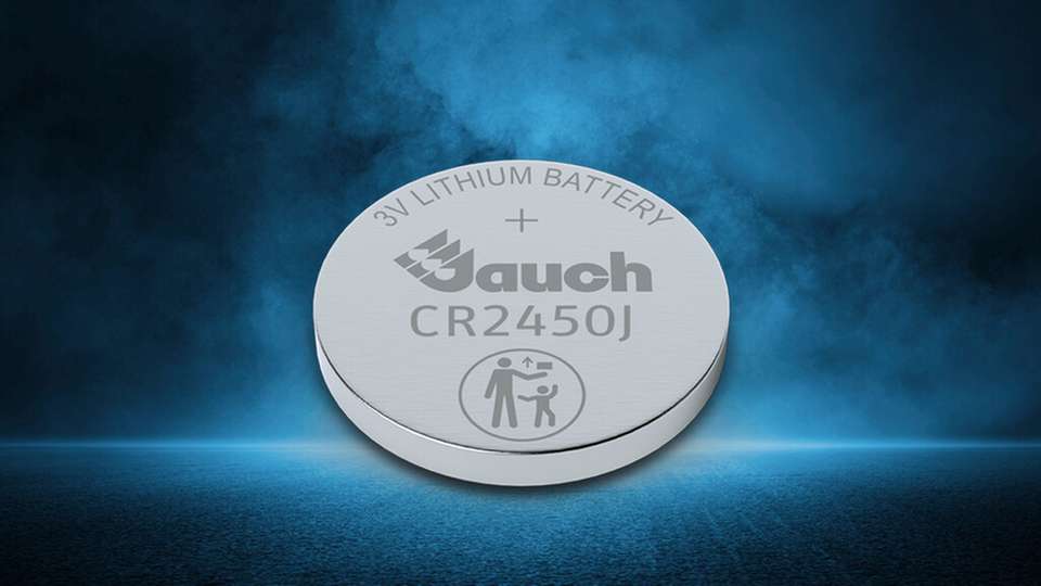 Die CR2450J Lithium-Knopfzelle von Jauch bietet mit 620 mAh Kapazität, stabiler 3-V-Spannung und sehr geringer Selbstentladung eine langlebige und zuverlässige Energieversorgung.