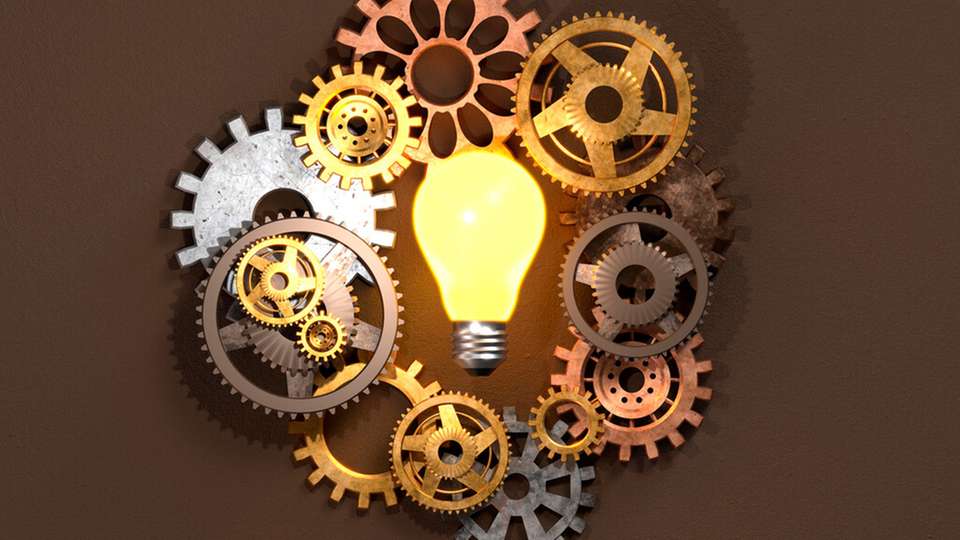 Mit Product Mining werden Produkt- und Strukturdaten im Enterprise Digital Twin konsolidiert und die Abhängigkeiten zwischen Produkten, Komponenten, Varianten, Lieferanten und Kunden werden sichtbar gemacht.