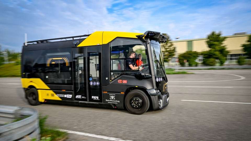 Autonome Shuttles können den ÖPNV besonders in ländlichen Regionen stärken.