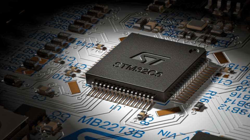 Die neue STM32C5-Einstiegsserie kombiniert Cortex‑M33-Leistung im 40‑nm-Prozess mit integrierten Security-Funktionen und einem erweiterten STM32Cube-Ökosystem – für kostensensitive, vernetzte Anwendungen von Smart Home bis Industrie.