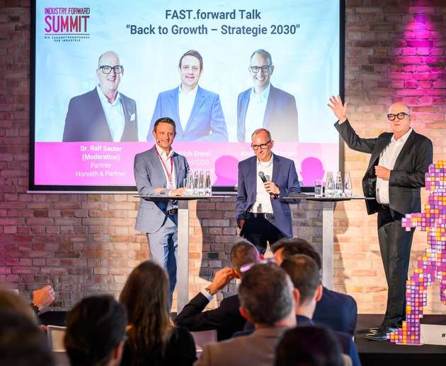Mit spannende Format,e wie dem 45-minütige FAST.forward TALK und Panel zum Mitdiskutieren.