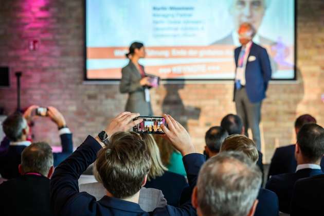 Während der eineinhalbtägigen Konferenz erwarteten die Teilnehmenden inspirierende Keynotes im TED-Format.