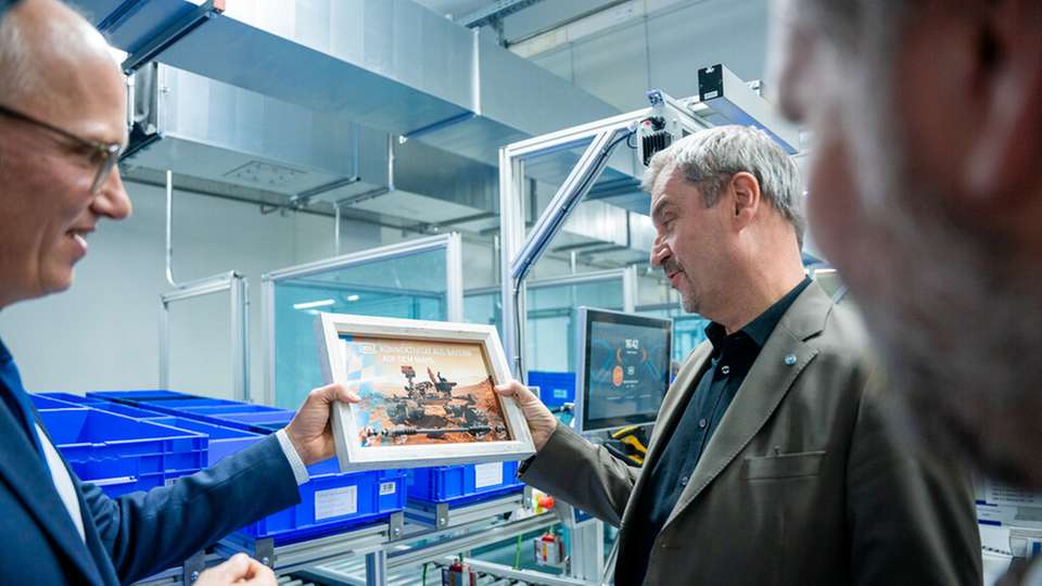 Zur Eröffnung des neuen globalen Logistikzentrums am Standort Mühldorf zeigt ODU im Umfeld von Fördertechnik und automatisierten Lagerprozessen die Bedeutung seiner Verbindungstechnik – „von Mühldorf bis zum Mars“.