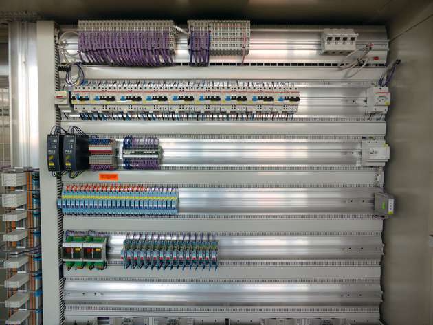 Platzersparnis und Platzreserven für die Zukunft dank AirStream Schaltschrankverdrahtung