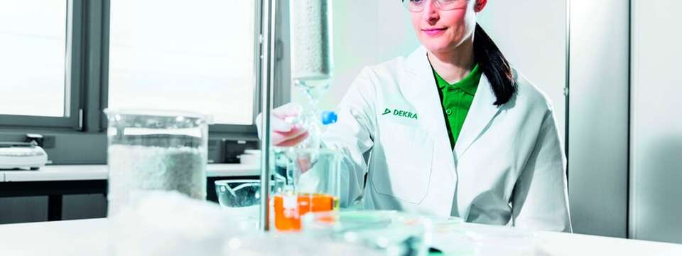 Mit den strengeren PFAS-Grenzwerten für Lebensmittelverpackungen müssen Hersteller eine Konformitätserklärung abgeben und eine technische Dokumentation vorhalten.