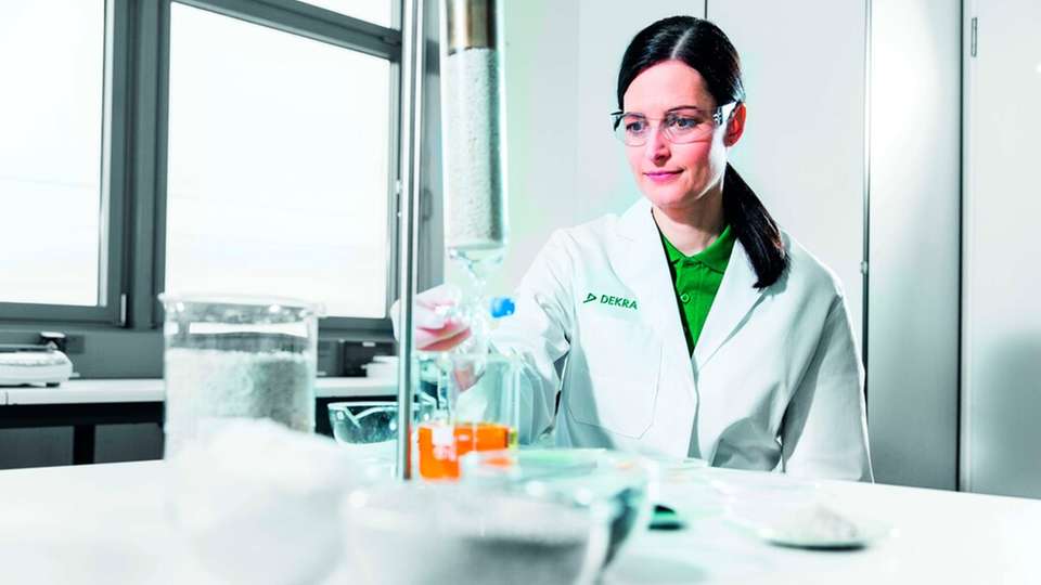 Mit den strengeren PFAS-Grenzwerten für Lebensmittelverpackungen müssen Hersteller eine Konformitätserklärung abgeben und eine technische Dokumentation vorhalten.