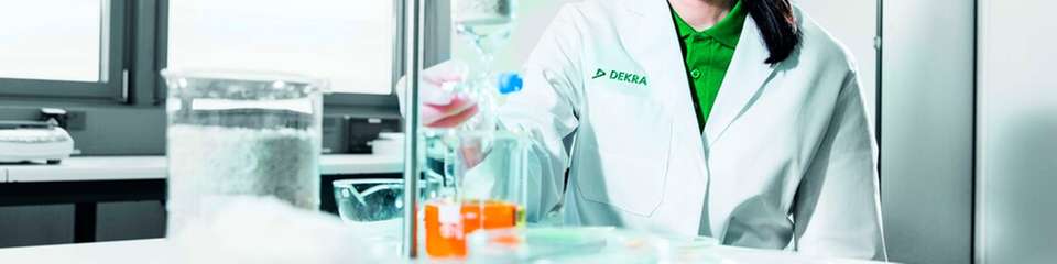 Mit den strengeren PFAS-Grenzwerten für Lebensmittelverpackungen müssen Hersteller eine Konformitätserklärung abgeben und eine technische Dokumentation vorhalten.