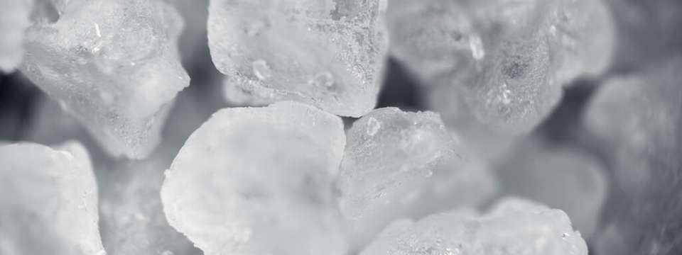 „Sowohl für kleine Reaktoren als auch für Solarthermie erweisen sich Salzschmelzen als vielversprechendes Wärmetransportmedium. In einigen Reaktorentwicklungen kommen sie sogar als kernbrennstofftragendes Medium zum Einsatz“, erläutert Frank Meissner, Leiter Reaktortechnologien bei TÜV Nord EnSys.