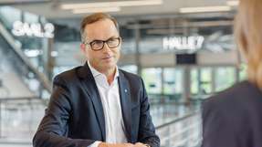 Dr. Jochen Köckler, Vorsitzender des Vorstands der Deutschen Messe AG: „Als weltweit führende Messe für die produzierende Industrie zeigt die Hannover Messe wie Künstliche Intelligenz den Schritt von der Theorie in die industrielle Praxis vollzieht.“