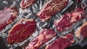 Kepak McIntosh Donald hat seine Fleischverpackungsanlage nahe Aberdeen mit ölgeschmierten R5-Drehschieber-Vakuumpumpen von Busch Vacuum Solutions nachgerüstet.