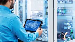 Standardisierte Algorithmen können den Energieverbrauch einer komplexen Industrieproduktion nur unzureichend abbilden. So ist es beispielsweise oft nicht möglich, Lastspitzen vorherzusagen.