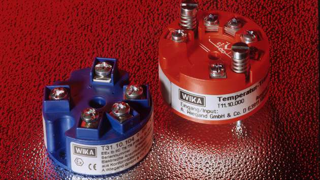 1988: Einstieg in elektrische Temperaturmesstechnik – Wie in der Druckmesstechnik wird nun auch bei den Temperaturmessgeräten der Schritt zur elektronischen Signalübertragung vollzogen. Wika entwickelt und fertigt seine ersten Temperaturtransmitter. Ursula Wiegand plant für die Thermometersparte erhebliche Investitionen. Ein entscheidender Vorteil für Kunden: Sie erhalten Messgeräte für Druck und Temperatur aus einer Hand.