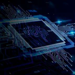 Produktionsunternehmen verfügen heute über enorme Datenmengen und umfangreiches Erfahrungswissen, doch viele dieser Informationen bleiben im Fertigungsalltag ungenutzt.
