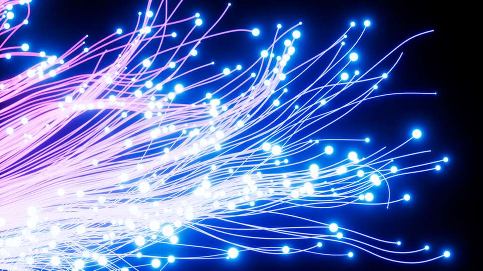 Wöhner präsentiert Lösungen für die Energieverteilung: QUADRON NH00, 185Power-Erweiterungen für Messdaten sowie 60Classic bis 2.800 A.