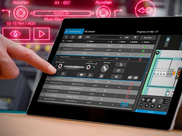 Digitale Assistenzsysteme steuern die Reihenfolge der Drähte und unterstützen eine fehlerarme, geführte Verdrahtung.