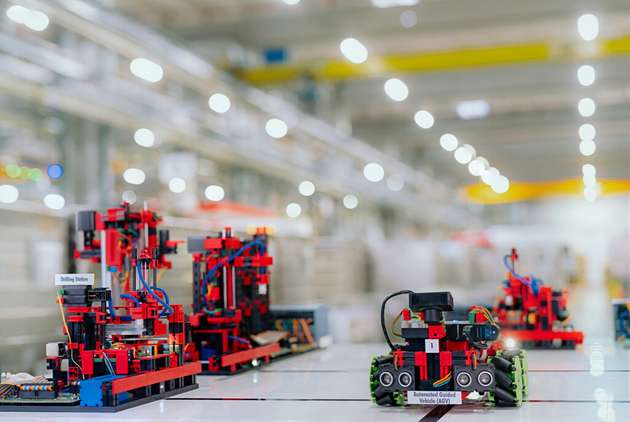 Die Fischertechnik-Simulationsmodelle ebnen den Weg für eine vernetzte, nachhaltige und intelligente Welt.