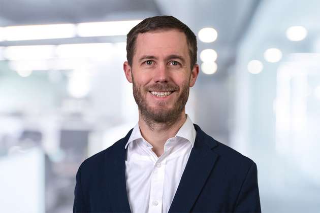 Tobias Niederberger, Industry Segment Manager Food & Beverage, Baumer: Als innovationsfreudiger Sensorspezialist ist Baumer immer auf der Suche nach neuen, ressourcenschonenden Lösungen. Sensoren sind die Augen und Ohren im Produktionsprozess und liefern so die Transparenz und Datengrundlage für vielseitige Effizienzsteigerungen. Beispielsweise liefern schnelle und präzise Temperatur-, Durchfluss- und Levelsensoren von Baumer Informationen zu Energie-, Wasser- und Materialverbräuchen in Echtzeit und machen Einsparpotenziale sichtbar. Gleichzeitig ermöglichen Features wie IO-Link Dual Channel eine einfache Analog-Digital-Umstellung beim Anlagenretrofit, ohne dass die Instrumentierung ersetzt werden muss. Schließlich erfüllen robuste und hygienisch designte Sensoren und deren Integration mit minimalem Dead Space mittels der Baumer Hygienic Connection, höchste Hygieneansprüche und sorgen für minimale Stillstandszeiten und Verluste.