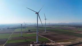 Die beiden neuen Anlagen der Sechs-Megawatt-Klasse sowie die vier noch abzubauenden Anlagen der 1,5-MW-Klasse.