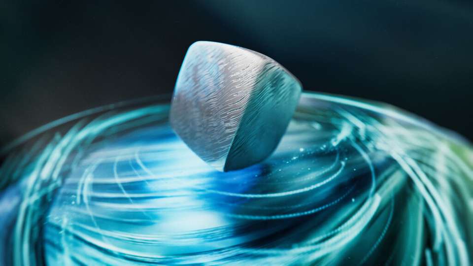 Forschung an der RWTH Aachen liefert neue Einblicke in die Entstehung von Supraleitung in exotischen Materialien.