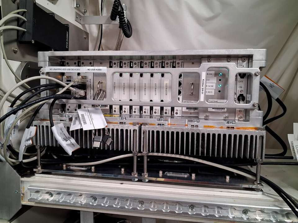 Iss Computer Setup Gekapselte Embedded-Computer sammeln ISS-Forschungsdaten