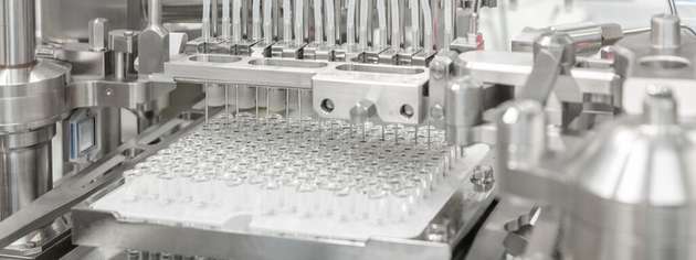 Kunden setzen auf Hochleistungsspritzenanlagen von Optima, da diese Dosiergenauigkeit, Effizienz und Sterilität in einer durchgängig integrierten Linie für vorgefüllte Spritzen vereinen. 