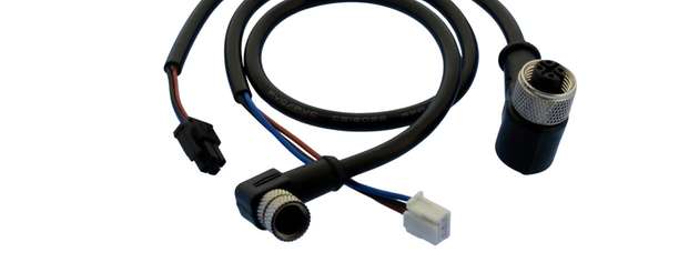 Kundenspezifische Rundsteckverbinder mit individuellen Enden.