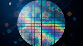 2D-Materialien gelten als Zukunftshoffnung für Computerchips. Die TU Wien zeigt: Manche dieser Materialien sind ungeeignet, wegen eines unterschätzten Effekts. Es gibt aber Auswege.